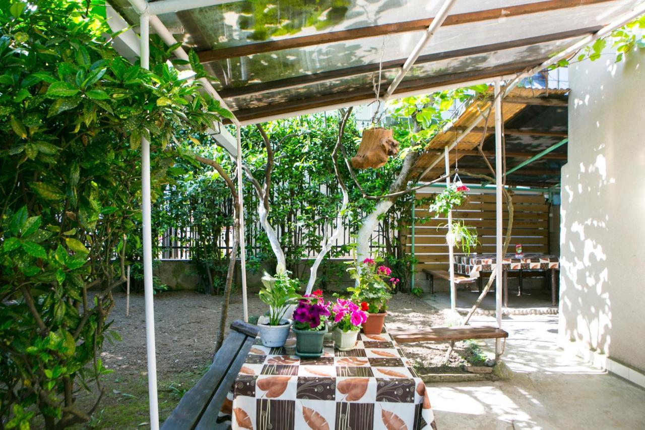 Guest House Lavr Gagra Extérieur photo