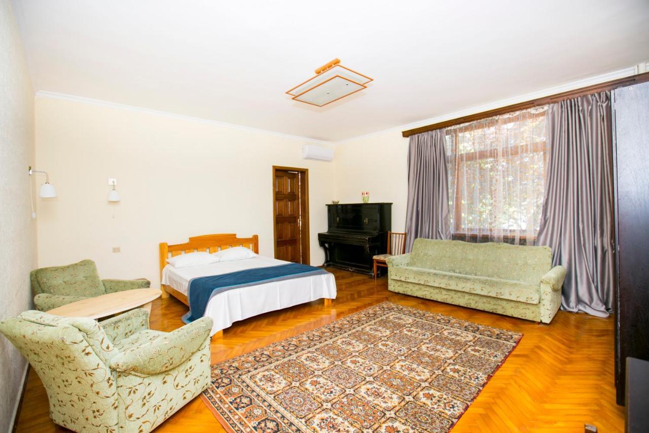 Guest House Lavr Gagra Extérieur photo