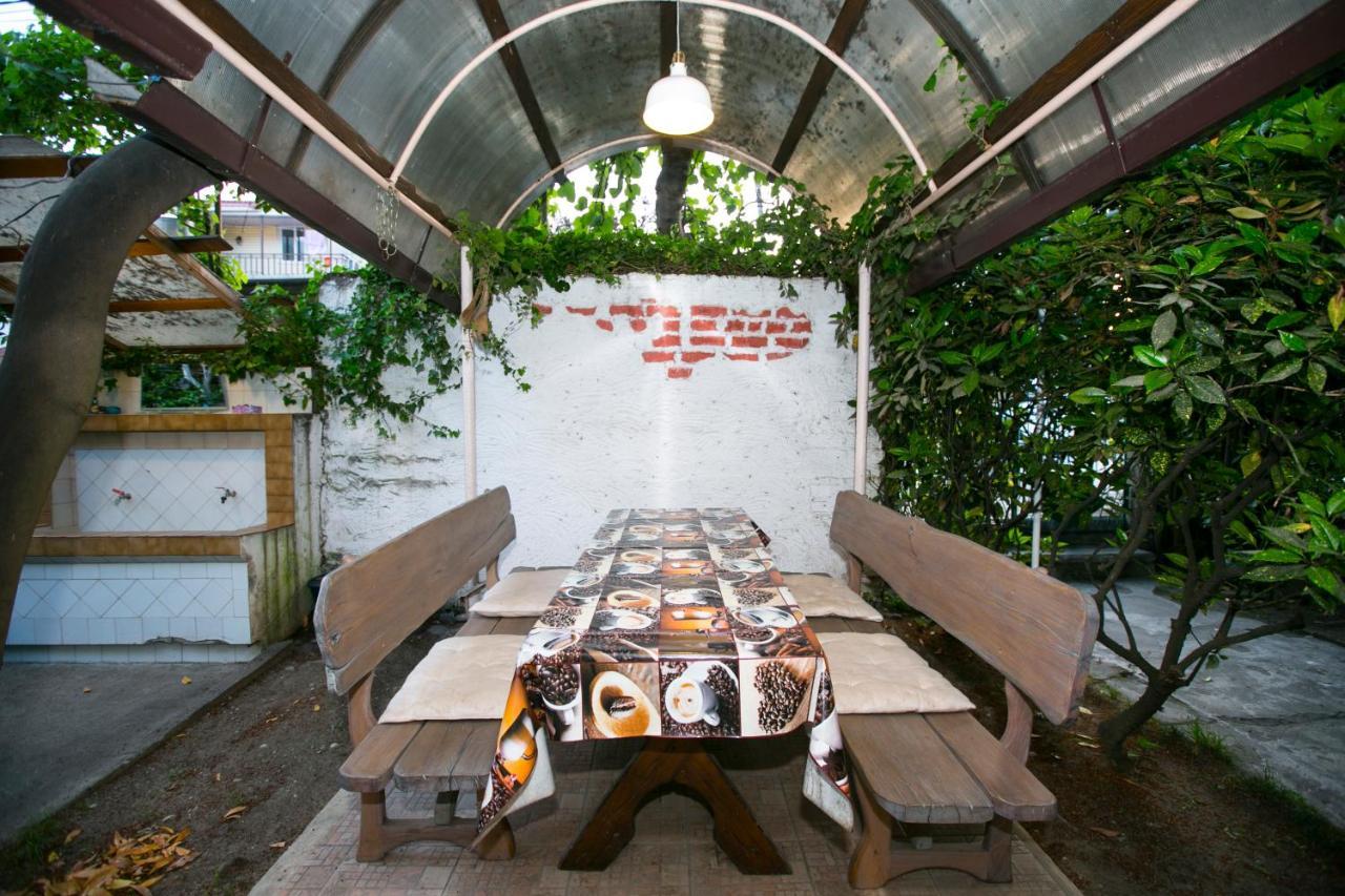 Guest House Lavr Gagra Extérieur photo